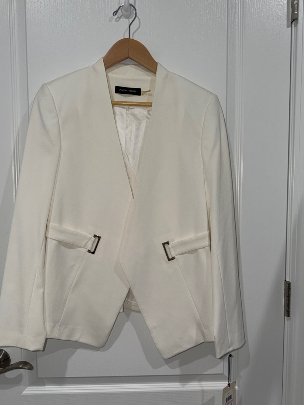 Ivanka Trump white open-front blazer, buckle accents on  side straps 6 NWT $139